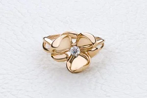 Кольцо Цветок из красного золота с фианитом