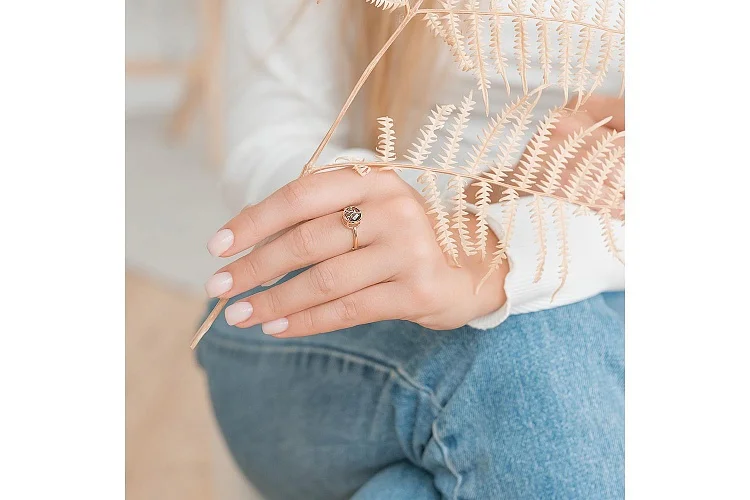 Кольцо Веточка из красного золота с раухтопазом