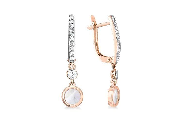 Серьги из красного золота с перламутром и 22 фианитами