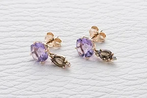 Серьги-пусеты из красного золота с аметистами, раухтопазами и фианитами