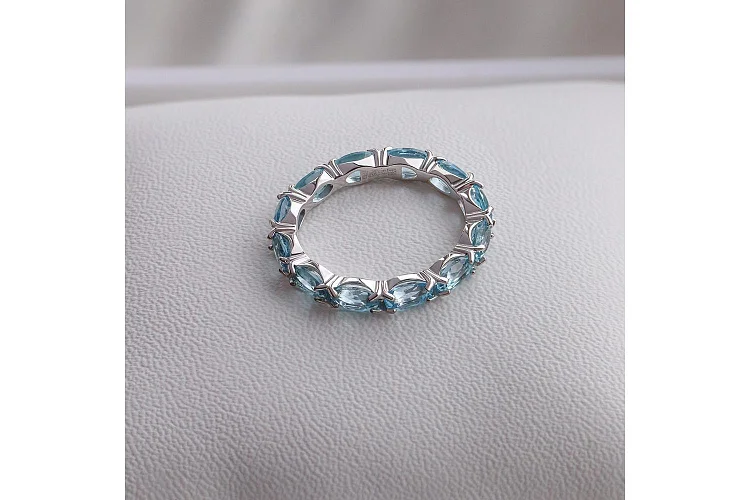 Кольцо Дорожка из белого золота с 13 топазами swiss