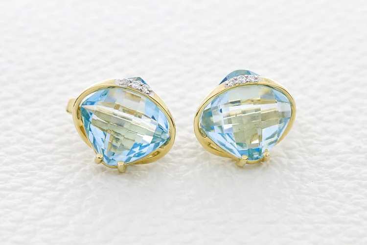 Серьги из жёлтого золота с 2 топазами sky и 6 фианитами