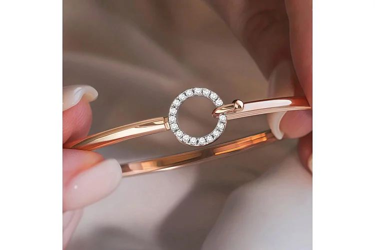 Браслет из красного золота с 19 фианитами