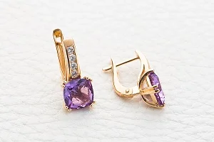 Серьги из красного золота с 2 аметистами и 8 фианитами