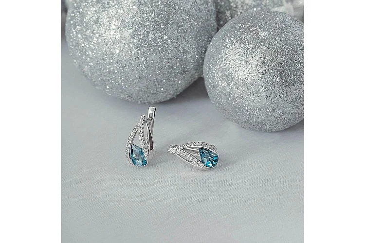 Серьги из белого золота с 2 топазами лондон и 40 фианитами