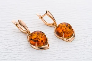 Серьги из красного золота с янтарём