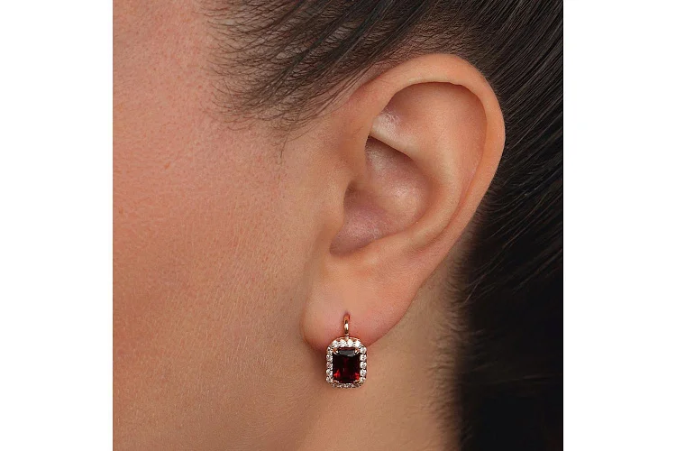 Серьги из красного золота с 2 гранатами и 36 фианитами
