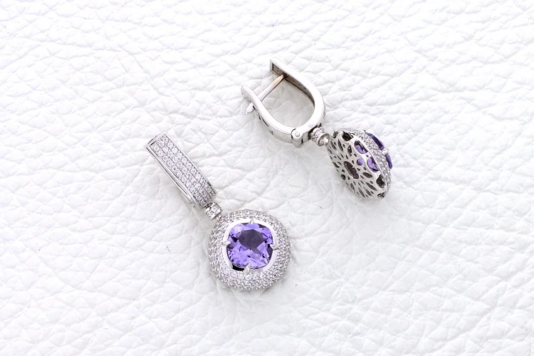 Серьги из белого золота с 2 аметистами и 278 фианитами