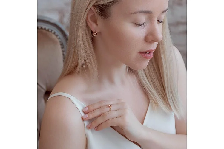 Серьги Цветы из красного золота с 2 бриллиантами