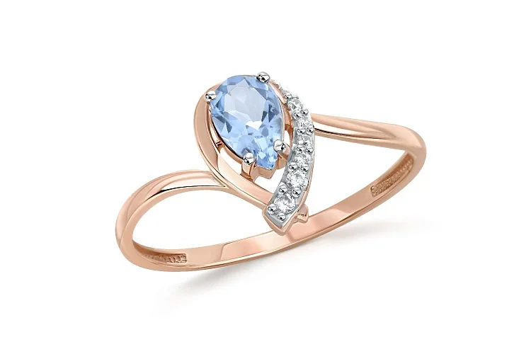 Кольцо из красного золота с топазом sky и 6 фианитами