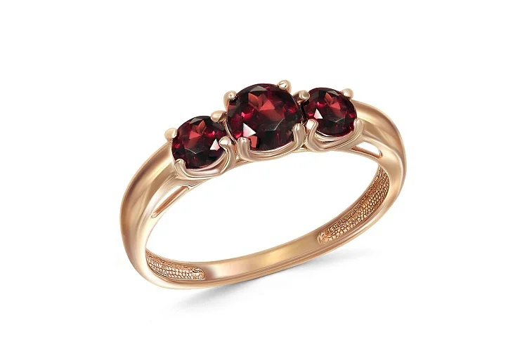 Кольцо из красного золота с 3 гранатами