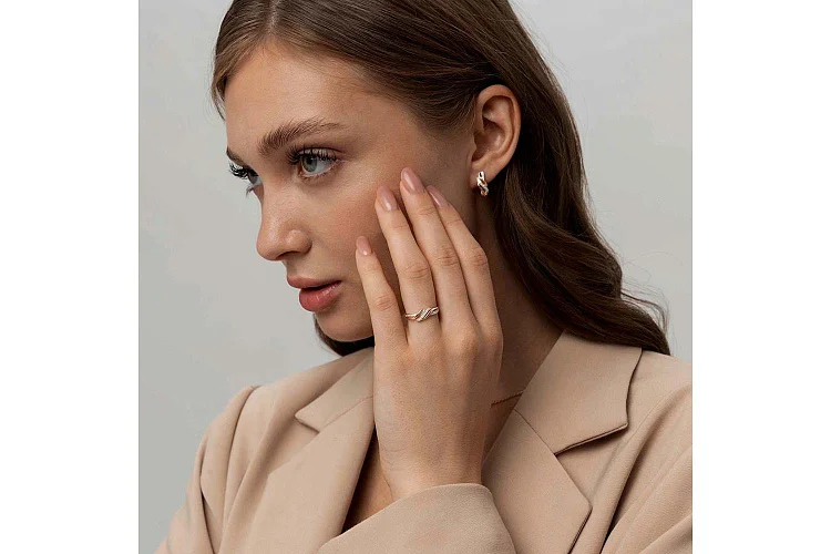 Серьги из красного золота с 34 фианитами