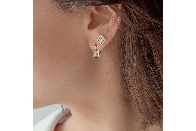 Серьги-пусеты Квадраты из красного золота с 18 бриллиантами