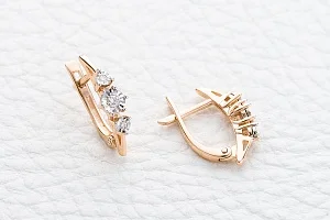 Серьги из красного золота с 6 бриллиантами