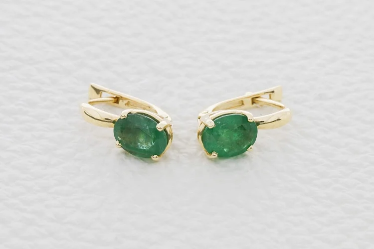Серьги из жёлтого золота с 2 изумрудами