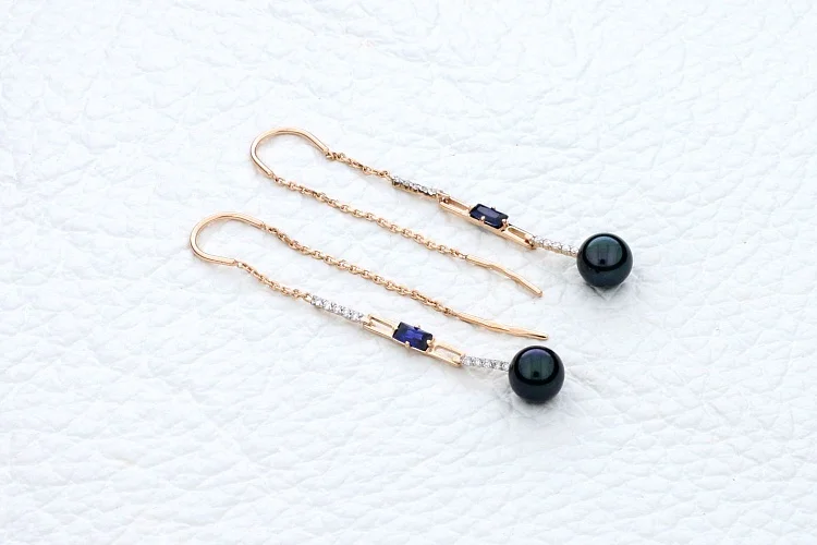 Серьги-продёвки из красного золота с жемчужинами, сапфирами и бриллиантами