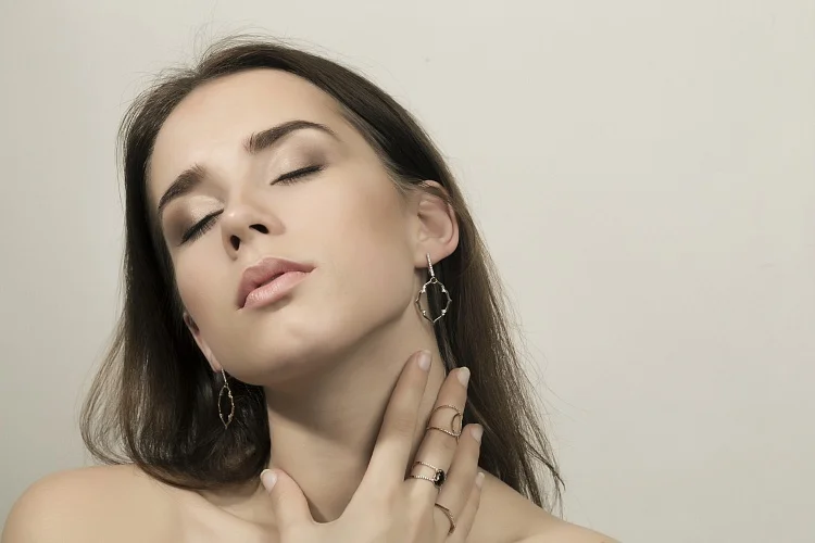 Кольцо Дорожка из красного золота с 30 фианитами