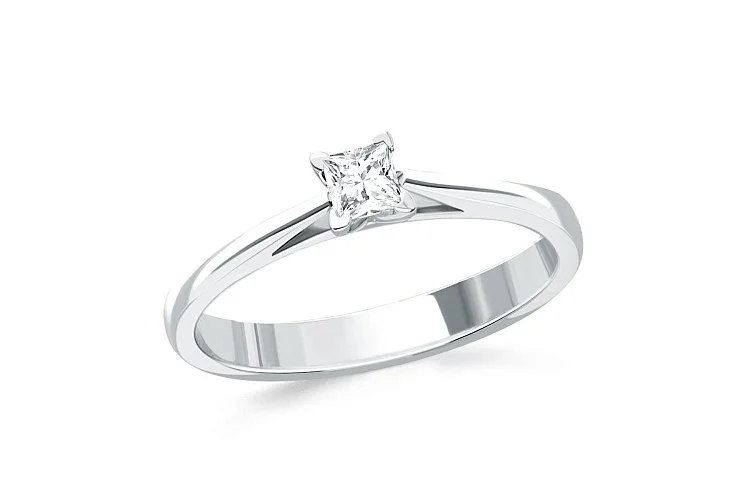 Кольцо из белого золота с фианитом