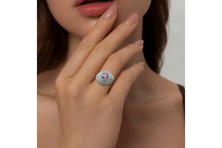 Кольцо из красного золота с аметистом и 292 фианитами