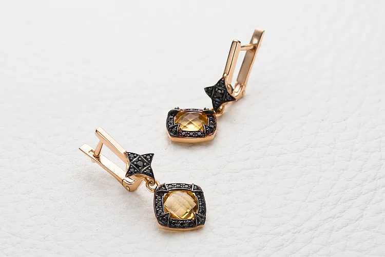 Серьги из красного золота с 2 цитринами и 42 фианитами