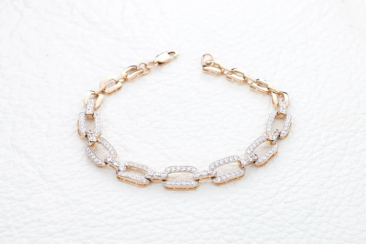 Браслет из красного золота с 108 фианитами