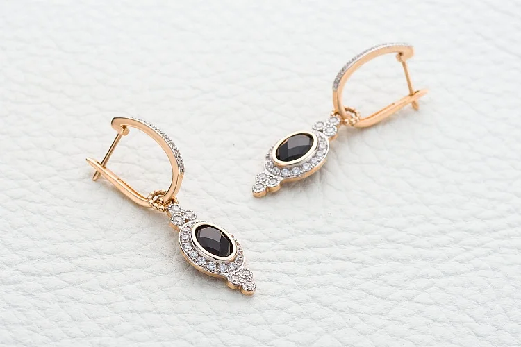 Серьги-трансформеры из красного золота с 2 гранатами и 70 фианитами