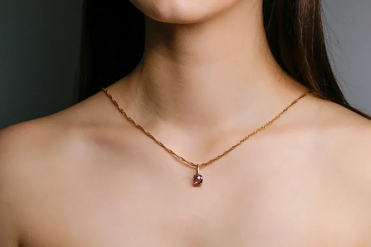 Подвеска из красного золота с аметистом