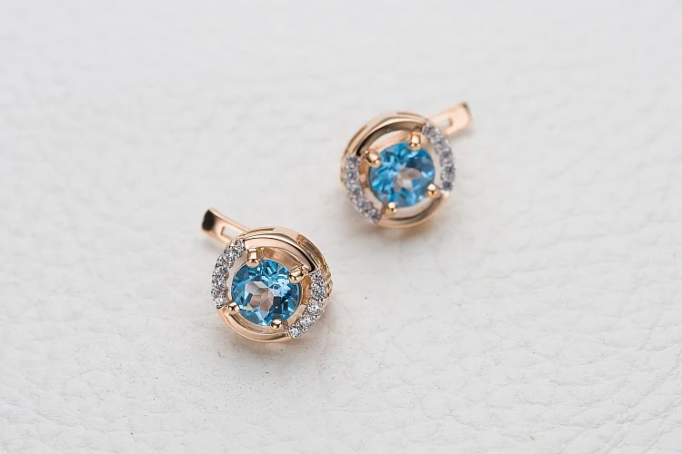 Серьги Круги из красного золота с 2 топазами swiss и 20 фианитами