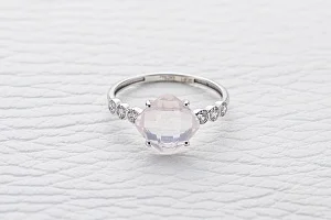 Кольцо из белого золота с кварцем и 6 фианитами