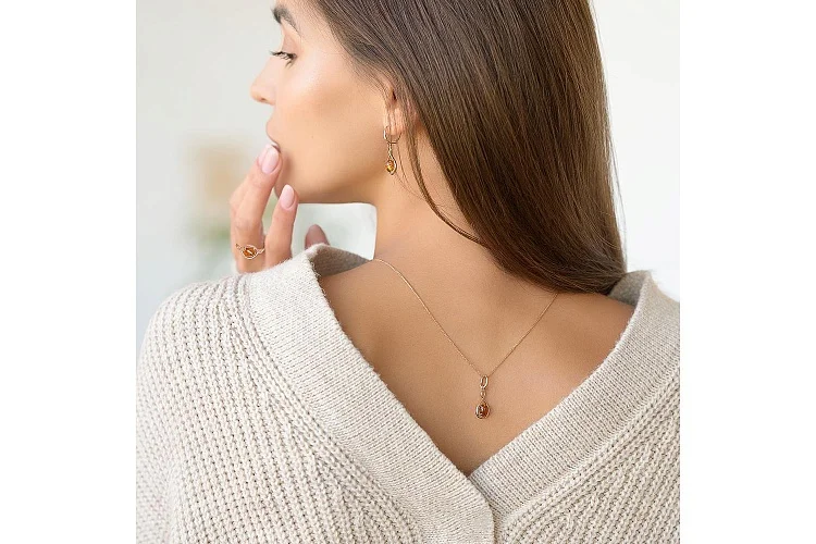 Серьги из красного золота с янтарём