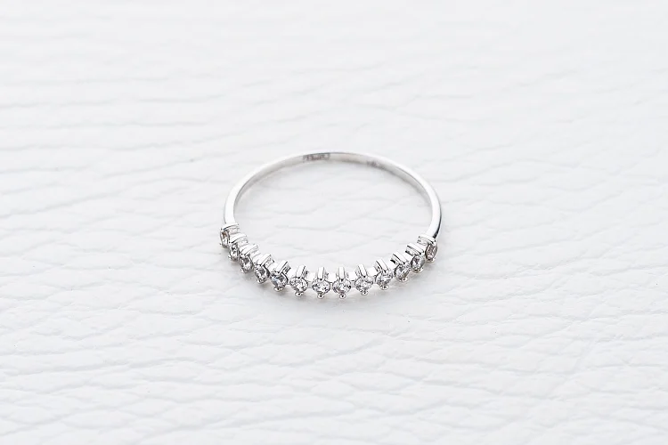 Кольцо Дорожка из белого золота с 13 фианитами