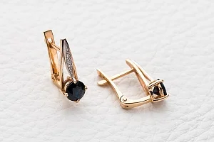 Серьги из красного золота с 2 сапфирами и 6 бриллиантами