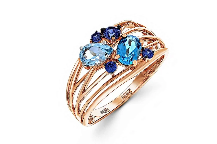 Кольцо из красного золота с топазом sky, топазом swiss и фианитами