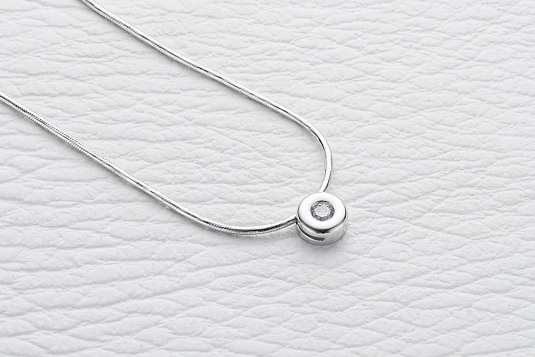 Колье из белого золота с фианитом