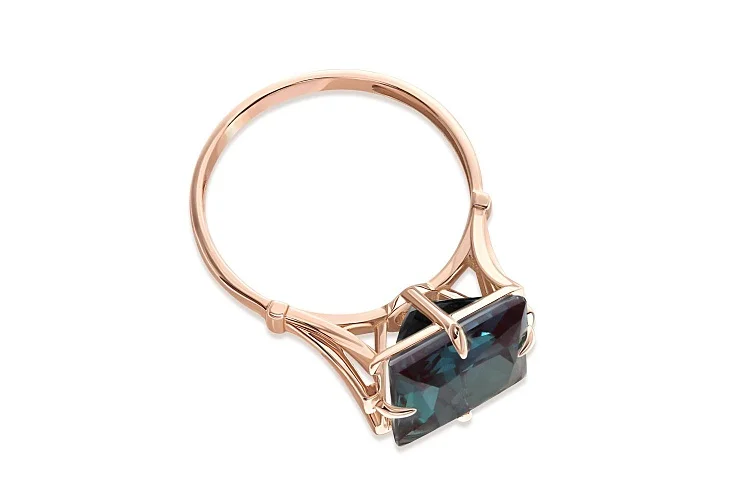 Кольцо из красного золота с александритом