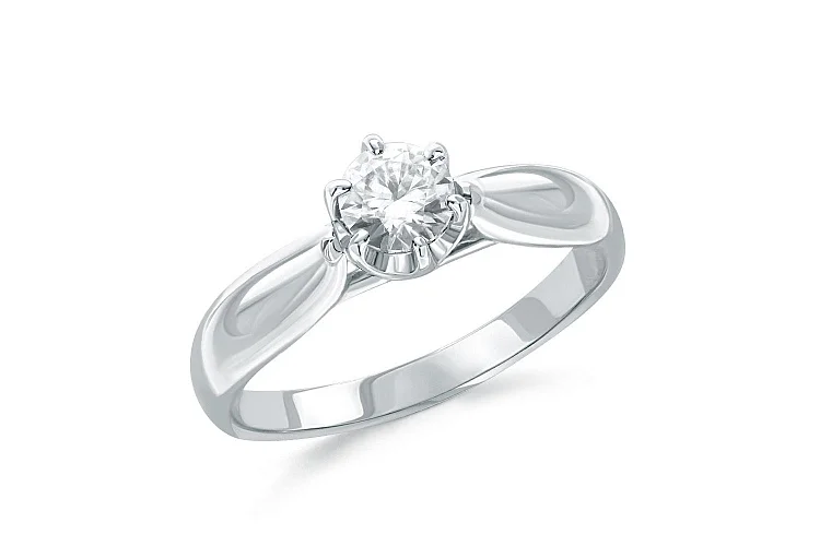 Кольцо из белого золота с муассанитом