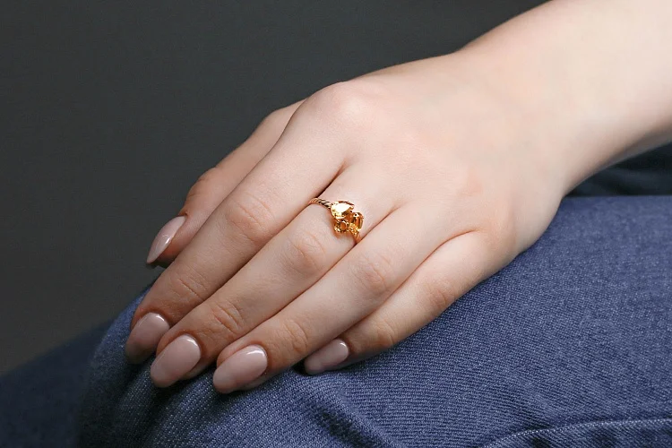 Кольцо из красного золота с 3 цитринами