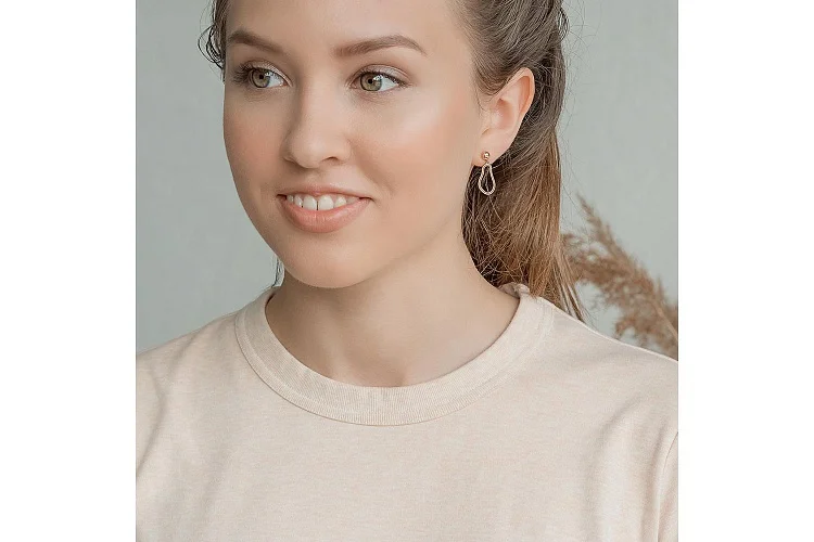 Серьги-пусеты из красного золота с жемчугом