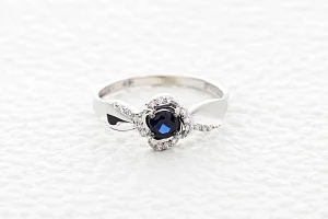 Кольцо Цветок из белого золота с корундом и 18 бриллиантами