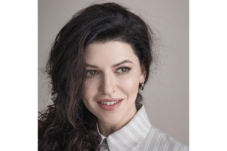 Серьги из красного золота с 2 гранатами