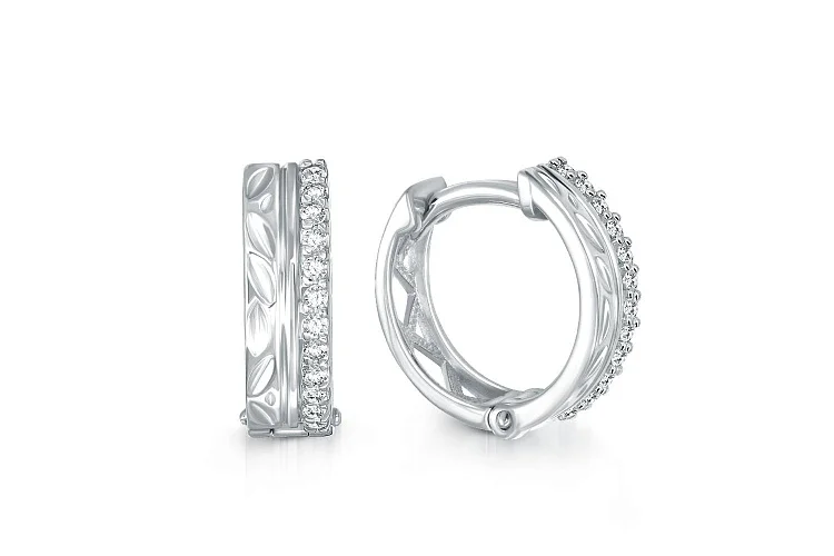 Серьги из белого золота с 24 фианитами