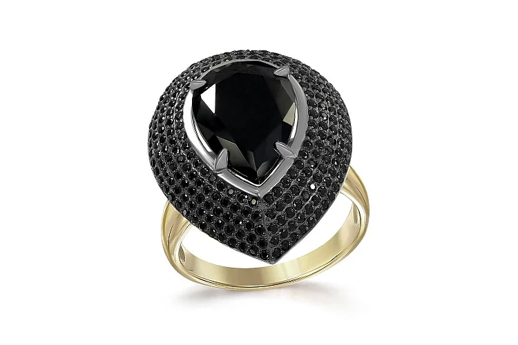 Кольцо из жёлтого золота с агатом и 246 фианитами