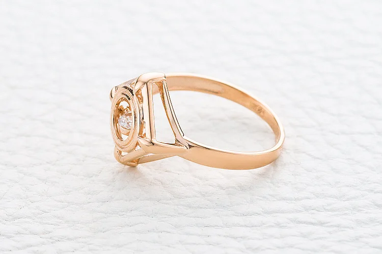 Кольцо Квадрат из красного золота с фианитом