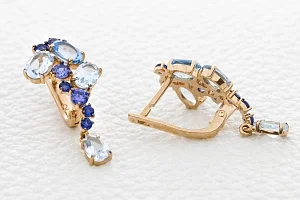 Серьги из красного золота с топазами sky, топазами swiss и фианитами