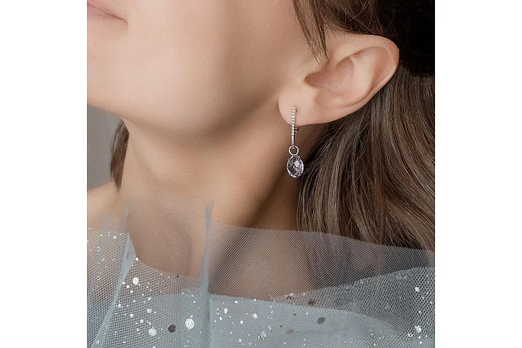 Серьги из белого золота с 2 аметистами и 18 фианитами