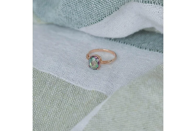 Кольцо из красного золота с кварцем