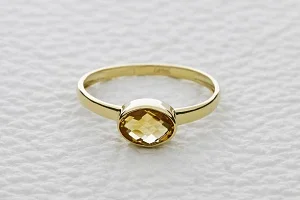 Кольцо из жёлтого золота с цитрином