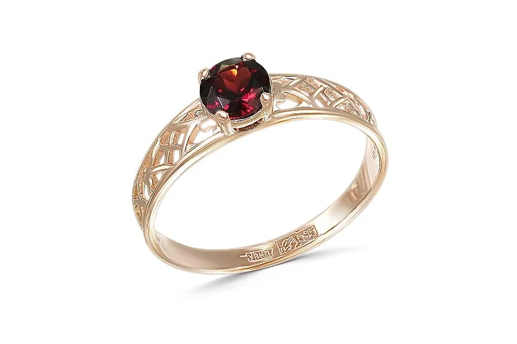 Кольцо из красного золота с гранатом
