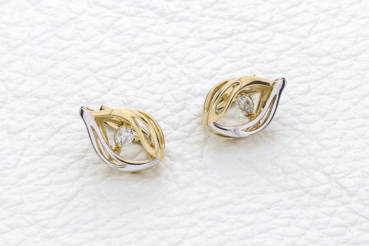 Серьги из жёлтого золота с 2 фианитами