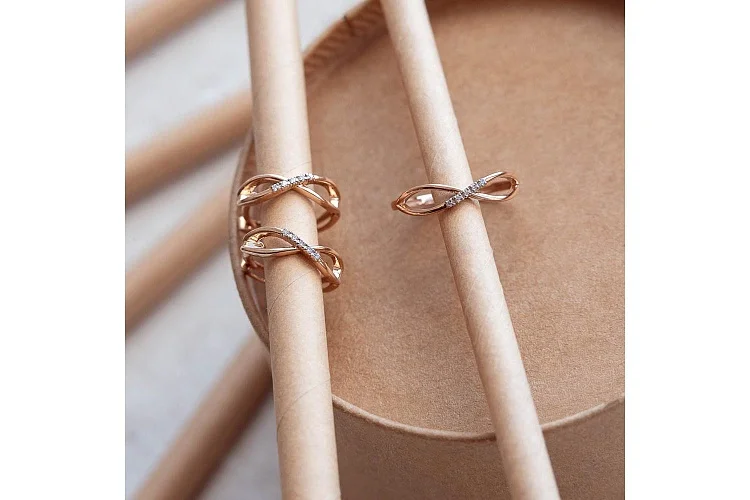 Кольцо Бесконечность из красного золота с 5 фианитами